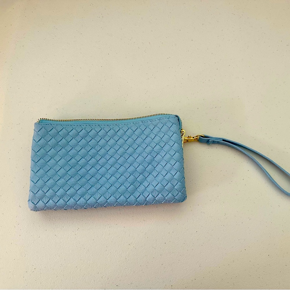 Cute weave wristlet/crossbody purse